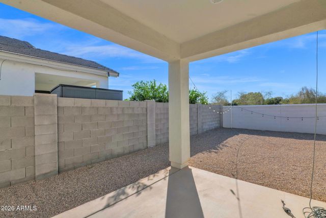 567 E Hazelnut Lane, San Tan Valley, AZ 85140