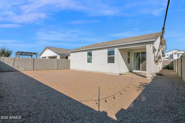 567 E Hazelnut Lane, San Tan Valley, AZ 85140