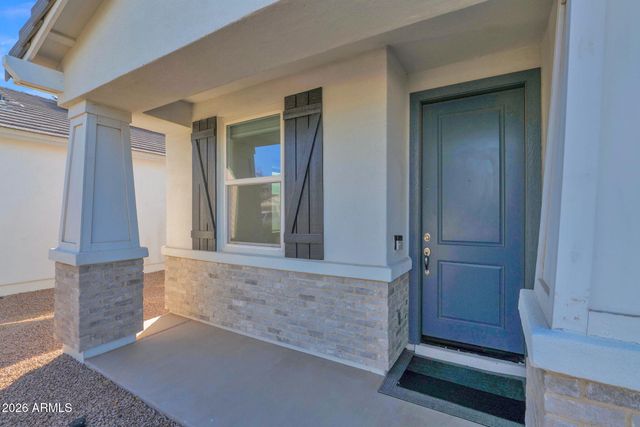 567 E Hazelnut Lane, San Tan Valley, AZ 85140
