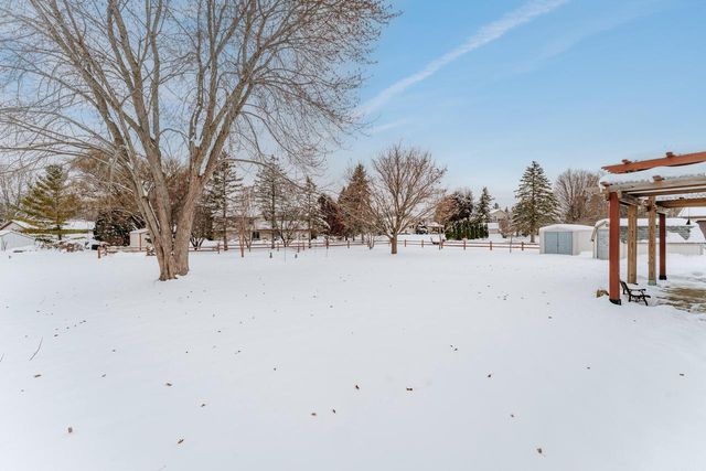 25326 W Loomis ROAD, Waterford, WI 53185
