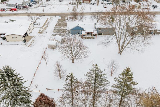 25326 W Loomis ROAD, Waterford, WI 53185