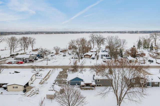 25326 W Loomis ROAD, Waterford, WI 53185