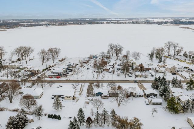 25326 W Loomis ROAD, Waterford, WI 53185