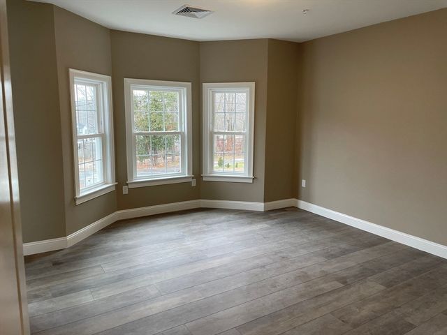 1 Brattle Street 1, Worcester, MA 01606