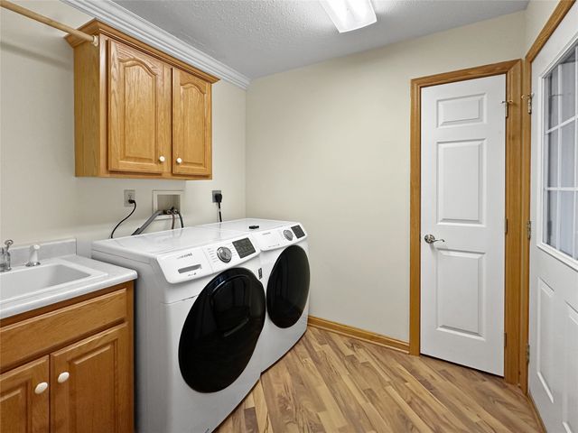 3002 MCKEE Road, Erie, PA 16506