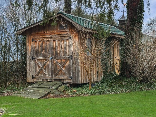 3002 MCKEE Road, Erie, PA 16506