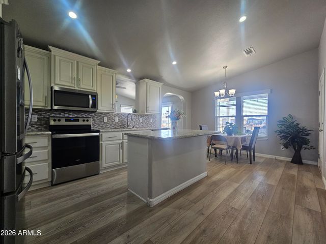 650 N Hawes Road 2805, Mesa, AZ 85207