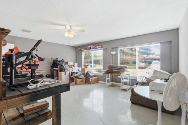 25311 White Oak Ln, Splendora, TX 77372