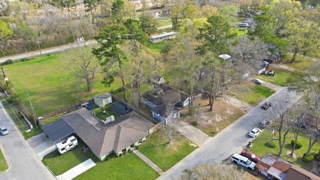 25311 White Oak Ln, Splendora, TX 77372