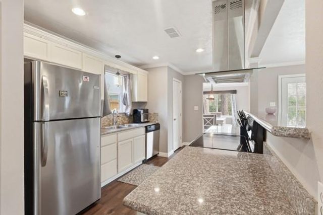 25311 White Oak Ln, Splendora, TX 77372