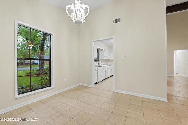 108 Lynne Therese Circle, Ocean Springs, MS 39564
