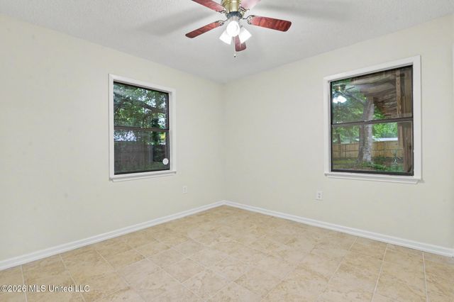 108 Lynne Therese Circle, Ocean Springs, MS 39564