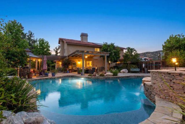 8866 Bridle Run, Alpine, CA 91901