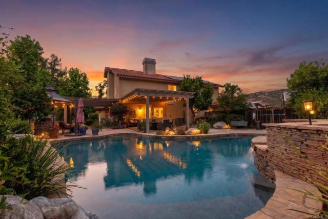 8866 Bridle Run, Alpine, CA 91901