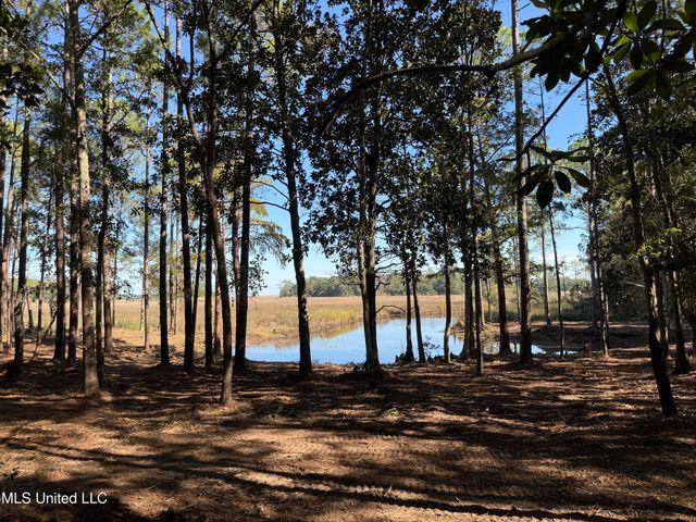 1208 De La Pointe Drive, Gautier, MS 39553