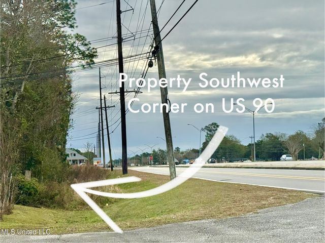 1208 De La Pointe Drive, Gautier, MS 39553