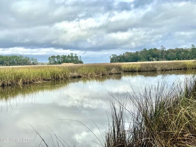 1208 De La Pointe Drive, Gautier, MS 39553