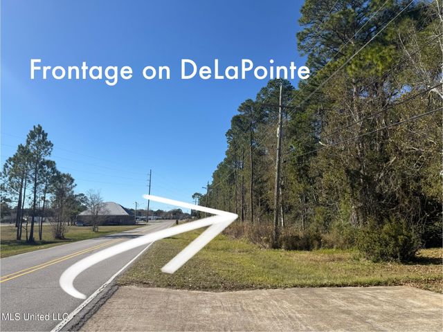 1208 De La Pointe Drive, Gautier, MS 39553