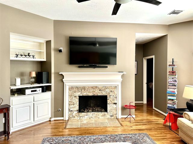 8910 Everhart Lane, Houston, TX 77040