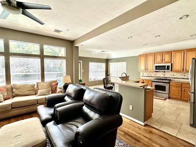 8910 Everhart Lane, Houston, TX 77040
