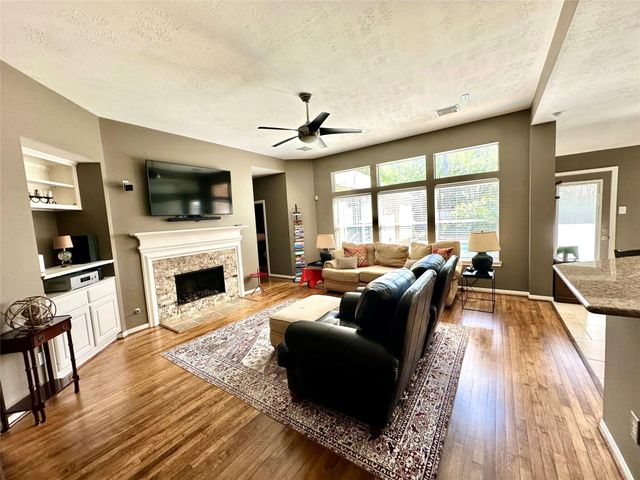 8910 Everhart Lane, Houston, TX 77040