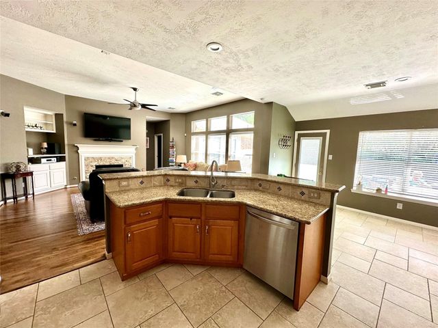 8910 Everhart Lane, Houston, TX 77040