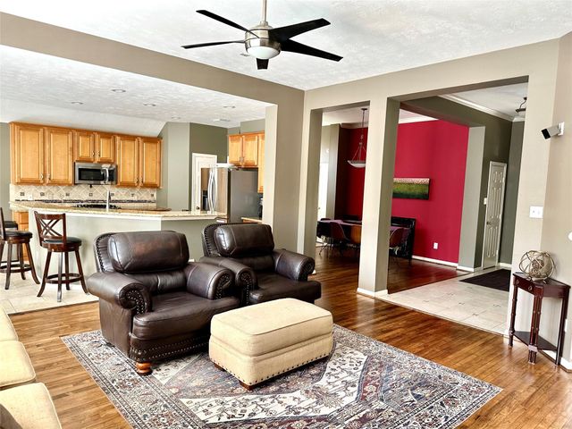 8910 Everhart Lane, Houston, TX 77040