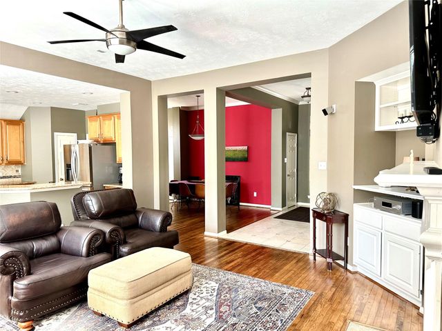8910 Everhart Lane, Houston, TX 77040