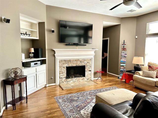 8910 Everhart Lane, Houston, TX 77040