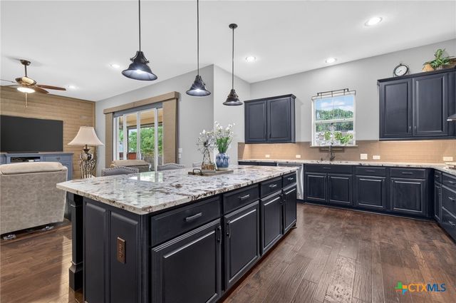 908 Dancing Oak Lane, San Marcos, TX 78666
