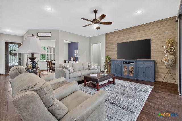 908 Dancing Oak Lane, San Marcos, TX 78666