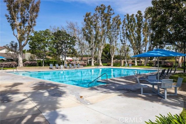 10 Goldenbush, Irvine, CA 92604