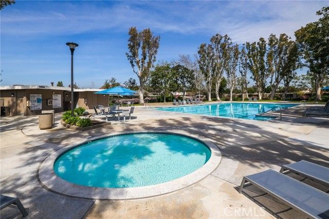 10 Goldenbush, Irvine, CA 92604