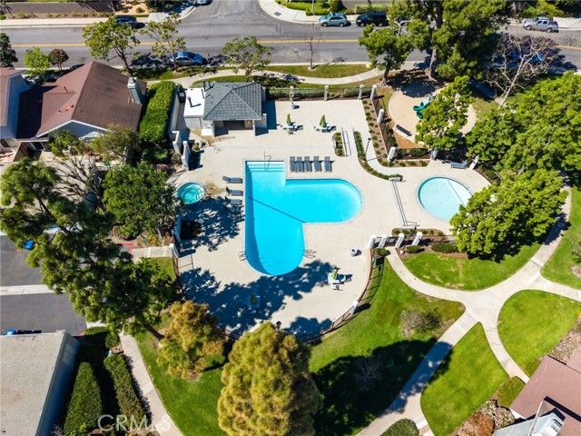 10 Goldenbush, Irvine, CA 92604