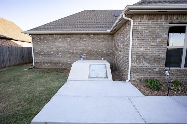437 Isabella Drive, Blanchard, OK 73010