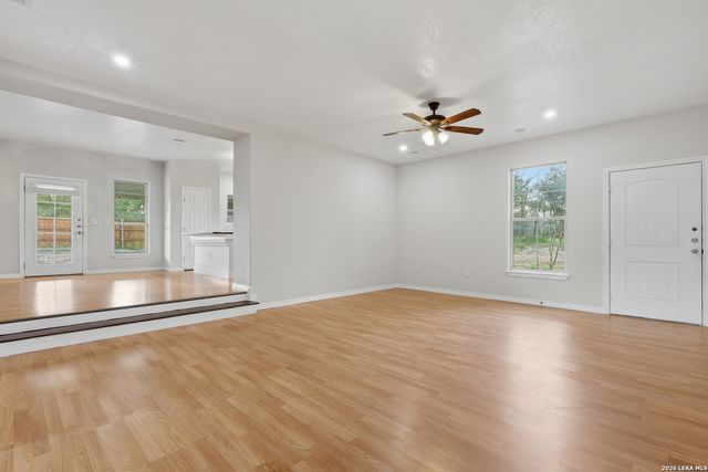 2011 Mesquite Rdg, San Antonio, TX 78264
