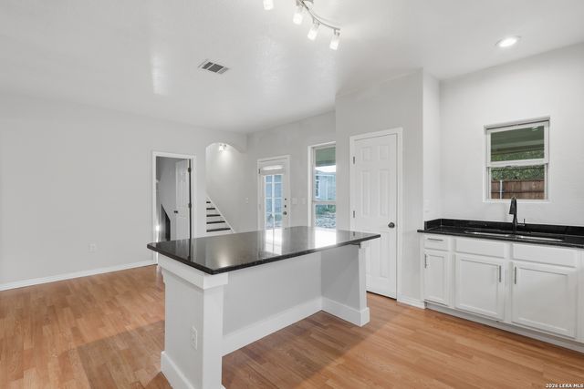 2011 Mesquite Rdg, San Antonio, TX 78264