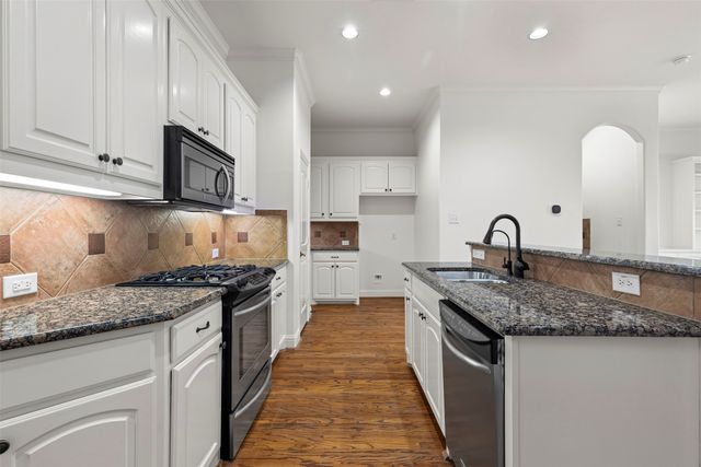 8813 Tudor Place, Dallas, TX 75228