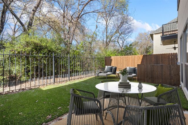 8813 Tudor Place, Dallas, TX 75228