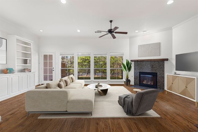 8813 Tudor Place, Dallas, TX 75228