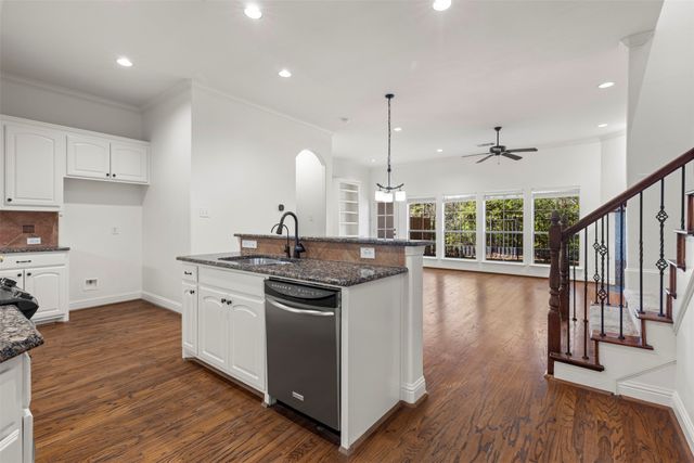 8813 Tudor Place, Dallas, TX 75228