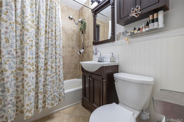 1 Jefferson Avenue A12, Rockville Centre, NY 11570