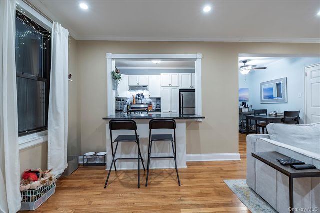 1 Jefferson Avenue A12, Rockville Centre, NY 11570