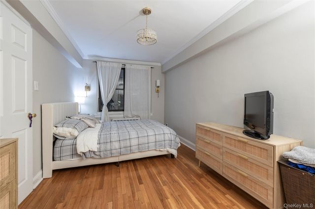 1 Jefferson Avenue A12, Rockville Centre, NY 11570