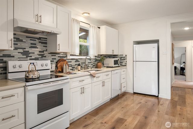 5115 S Roxbury Street, Seattle, WA 98118