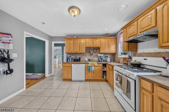 114 Peck Ave, Newark City, NJ 07107