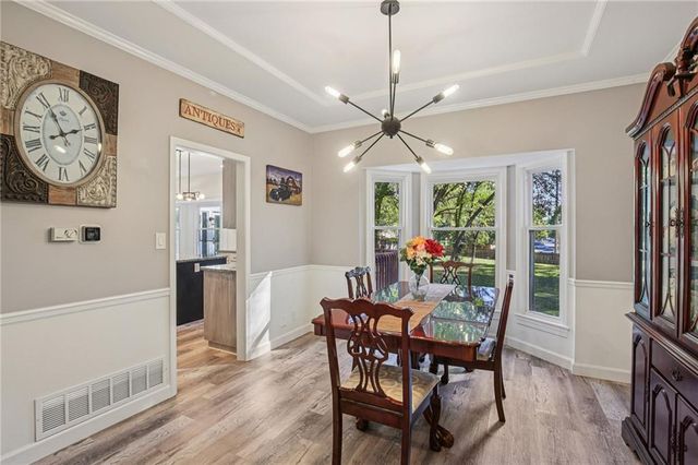 3225 Meadow Road, Leavenworth, KS 66048