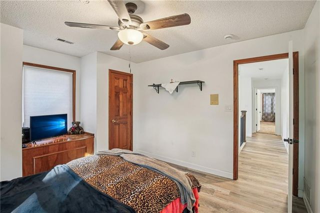 3225 Meadow Road, Leavenworth, KS 66048