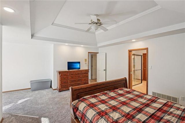 3225 Meadow Road, Leavenworth, KS 66048