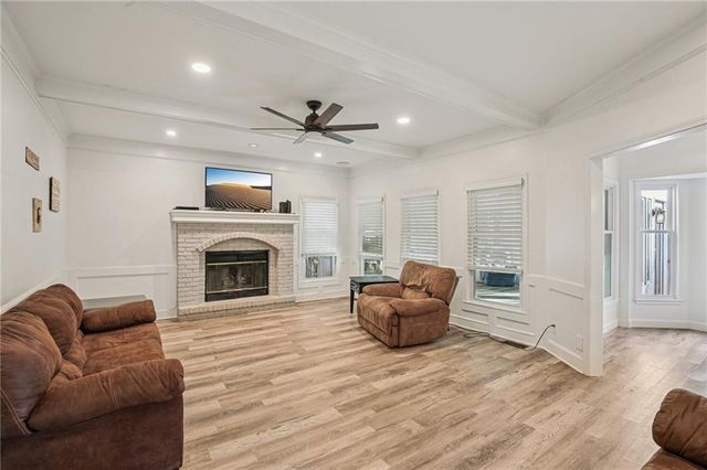 3225 Meadow Road, Leavenworth, KS 66048